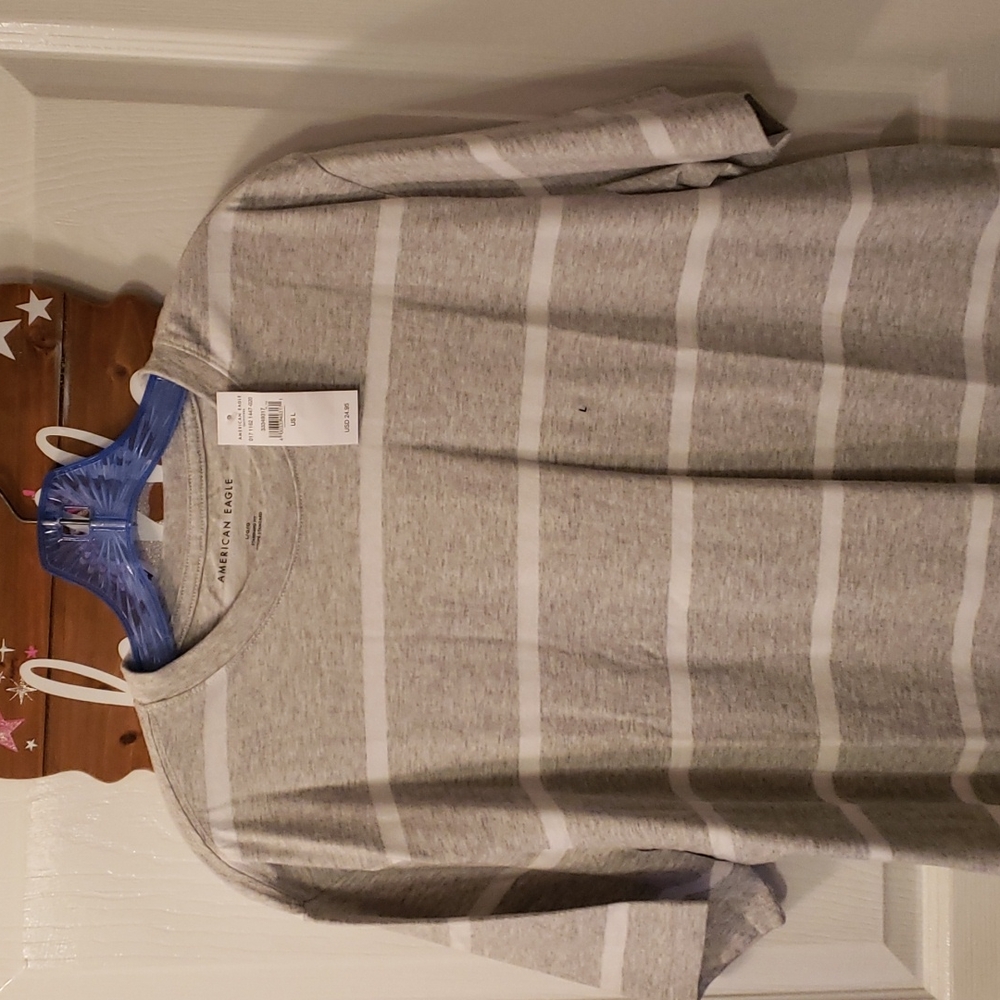 American Eagle Tshirt